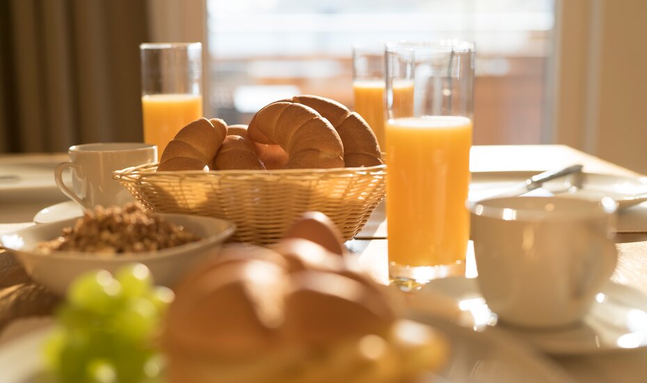 chalet, holidays, summer, apartment, alpinlodges kühtai, fresh bread rolls, breakfast